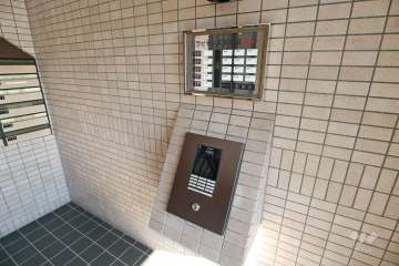 オートロックの操作盤、案内板