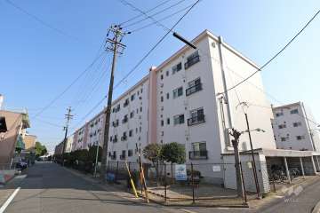中郷西住宅4号棟の外観（北西側から）