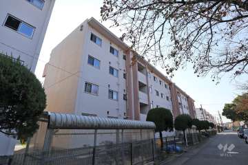 中郷東住宅2号棟の外観（北東側から）