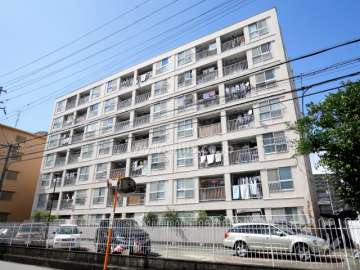 宝塚第5コーポラスの外観（南東側から）