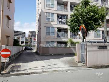 駐車場の出入り口
