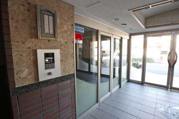 エントランスはオートロック付きです。