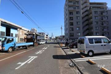 敷地北側の前面道路
