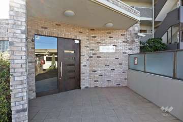 東側エントランス（オートロック付き）