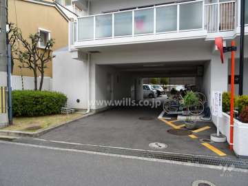 駐車場の出入り口