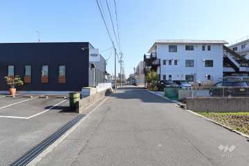 敷地北側の前面道路