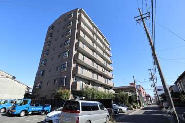 ライオンズマンション太平通の外観（南西側から）