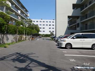 敷地内駐車場（屋外平面式）
