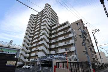 リーデンススクエア金山ウエストの外観（北西側から）