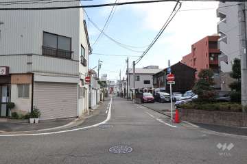 敷地北側の前面道路