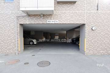 駐車場出入り口・敷地内駐車場（屋内平面式）