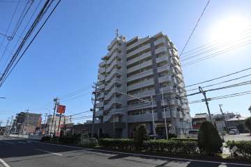 ファミリアーレ八熊通の外観（北西側から）