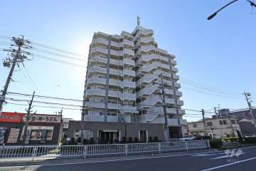 ファミリアーレ八熊通の外観（北東側から）