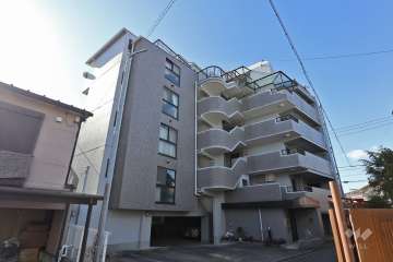 グレイス八幡の外観（北東側から）