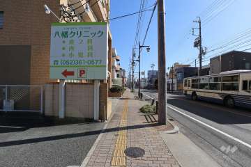 敷地南側の前面道路