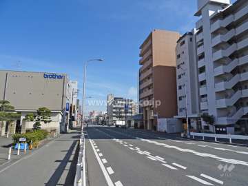 敷地北側の前面道路