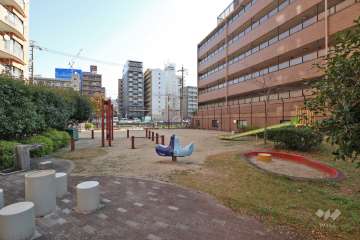 敷地東側にある「尾頭橋東公園」