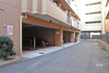 敷地内駐車場（屋内機械式）