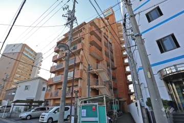 ネオカーサ西金山の外観（東側から）