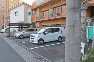 敷地内駐車場（屋外平面式）