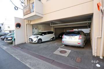 敷地内駐車場（屋内平面式）