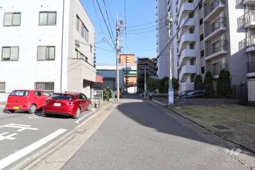 敷地北側の前面道路