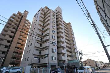 ロイヤル尾頭橋の外観（北東側から）