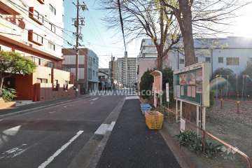 敷地西側は『八幡南公園』に面しています。