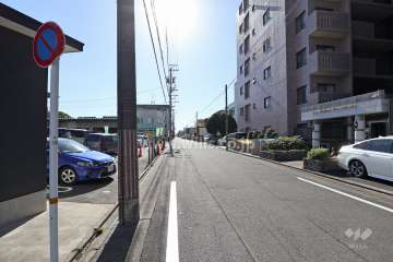 敷地東側の前面道路