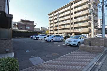 敷地内駐車場(屋外平面式)