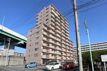 ラビデンス岩塚西の外観（南西側から）