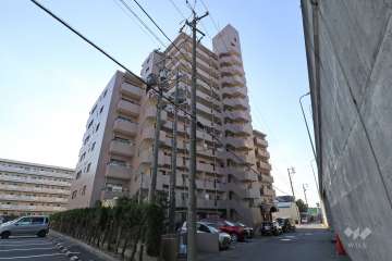 ラビデンス岩塚西の外観（北東側から）