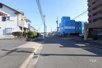 敷地北側の前面道路