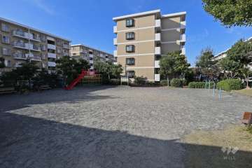 敷地内の広場「ひまわり広場」