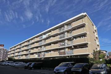 パストラルハイム明徳八番館の外観（南側から）