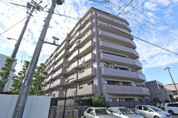 宝マンション八田ステーションの外観（南東側から）