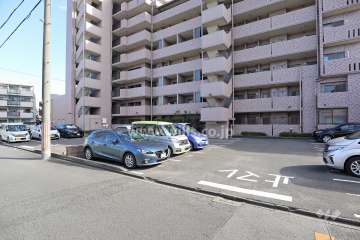 駐車場出入り口・敷地内駐車場（屋外平面式）