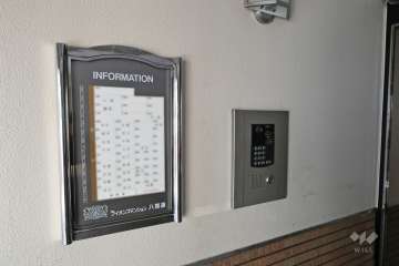 オートロックの操作盤、案内板