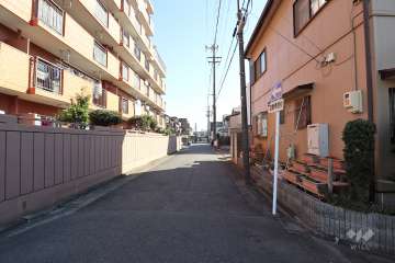 敷地南側の前面道路