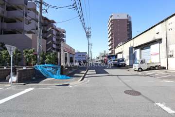 敷地北側の前面道路