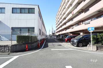 敷地南側の前面道路