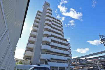 グランコート露橋の外観（北側から）