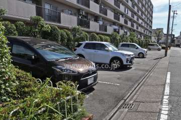 敷地内駐車場(南側/屋外平面式)