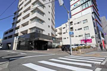 敷地南側の前面道路