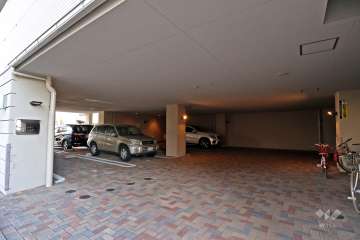 敷地内駐車場（屋内平面式）