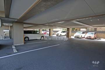 敷地内駐車場（屋内平面式）