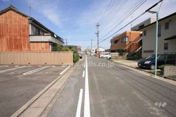 敷地南側の前面道路