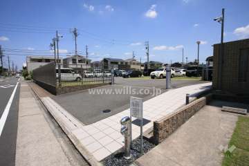 駐車場出入り口