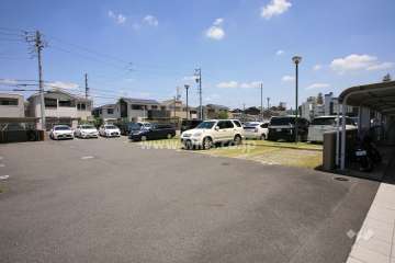 敷地内駐車場（屋外平面式）