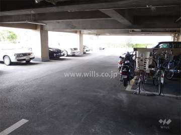屋内の敷地内駐車場